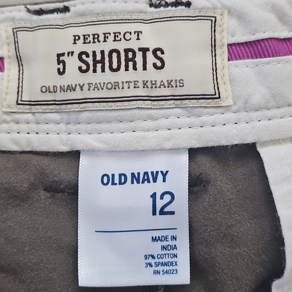 Old Navy Gray/Brown Shorts with 5" Inseam - Picture 4 of 8